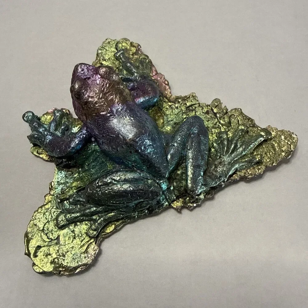 Bismuth crystal Rainbow Lucky Frog